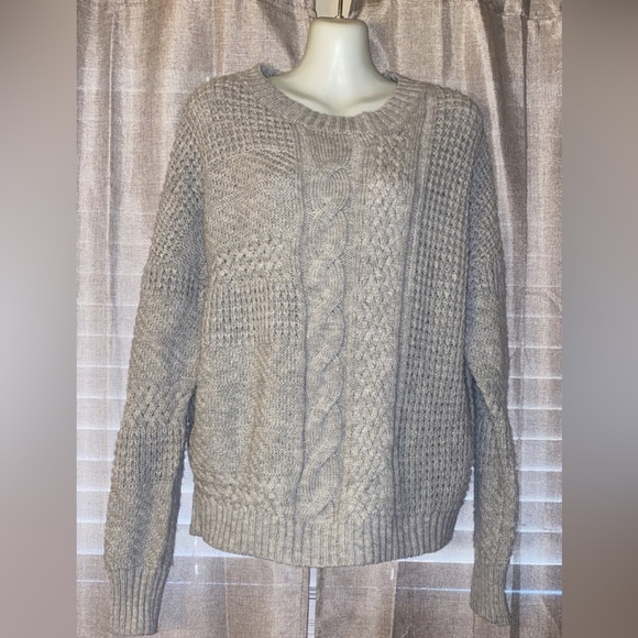 Gray sweater - Picture 1 of 2